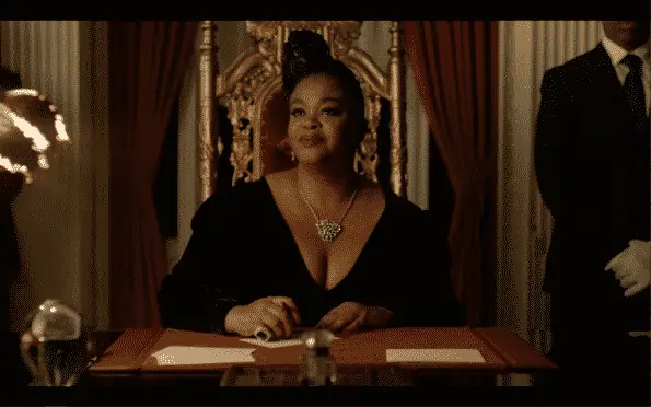Jill Scott, as Lady Eve, signing thank you notes.