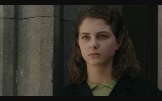 Elena (Margherita Mazzucco) as a teenager.