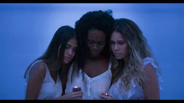 Mayte, Carmen, and Alicia after the ritual of forgetting.