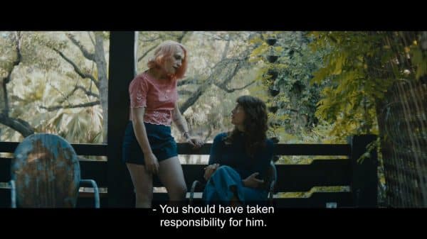 Andrea (Jemima Kirke) and Tara (Lola Kirke) talking about how Tara should have taken responsibility for Martin's feelings.