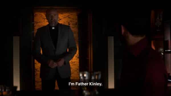 Father Kinley (Graham McTavish) introducing himself to Lucifer.