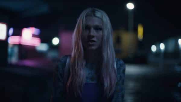 Jules (Hunter Schafer) before meeting up with Nate's dad.