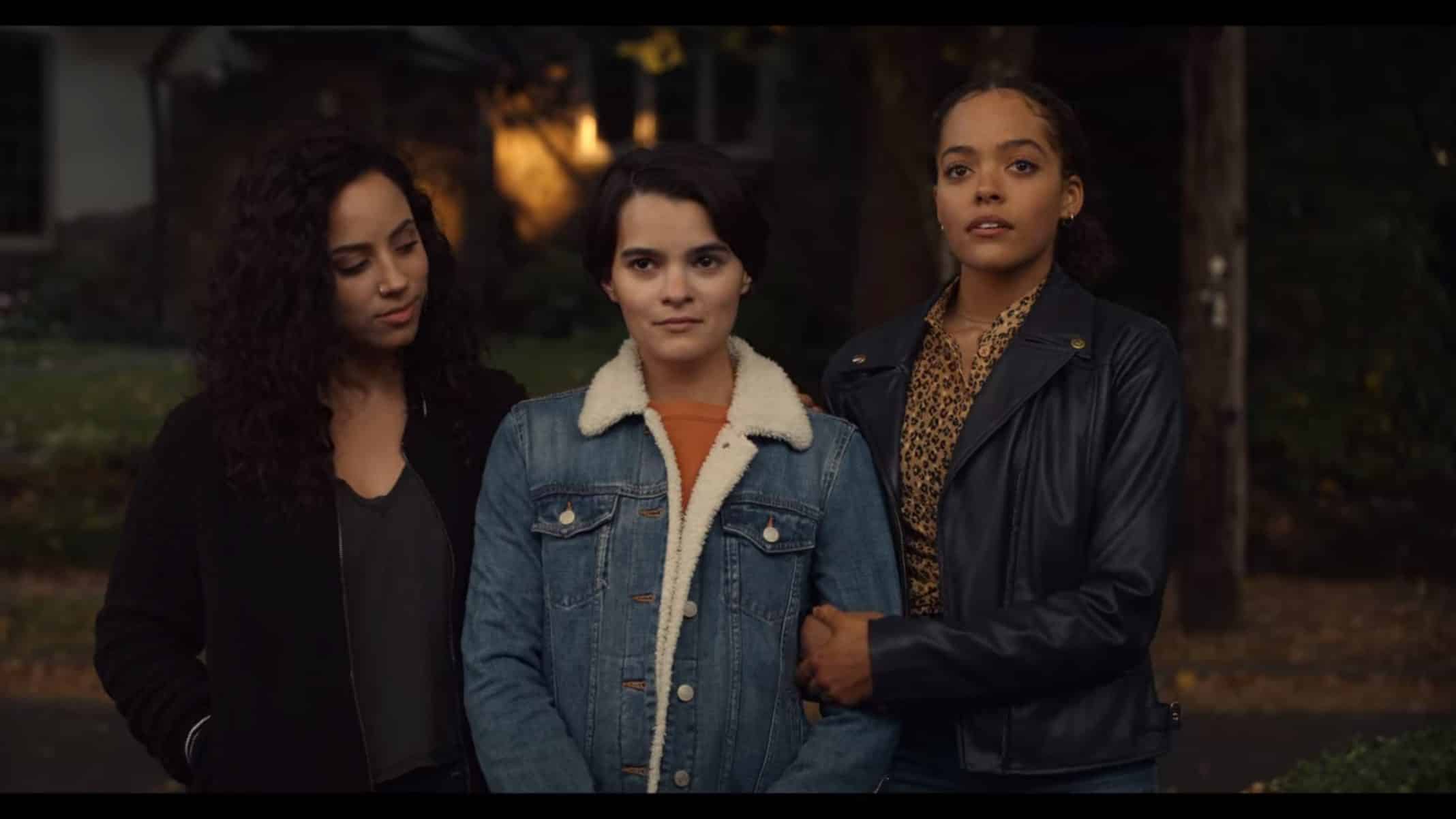 Moe, Elodie, and Tabitha together in front of Elodie's house.