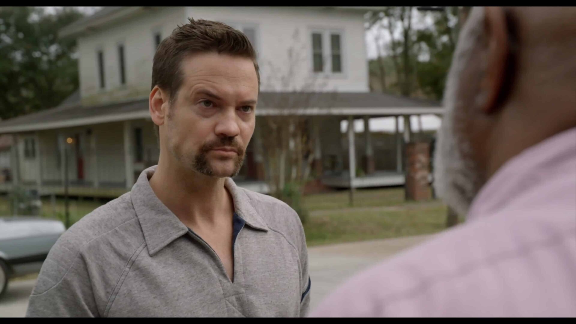 Billy (Shane West) talking to Edward.