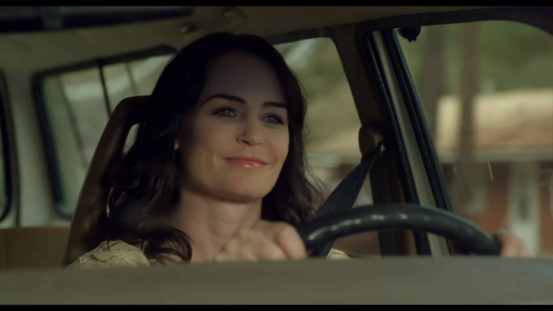 Frannie (Sprague Grayden) driving a car