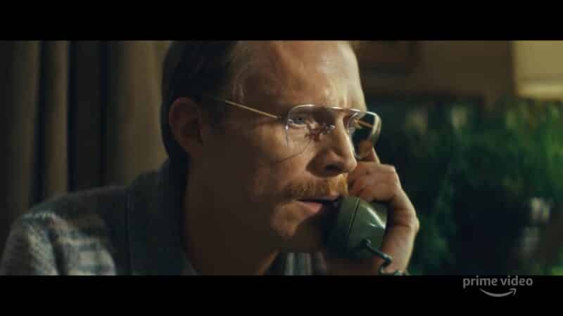 Uncle Frank (Paul Bettany) talking to his mom.