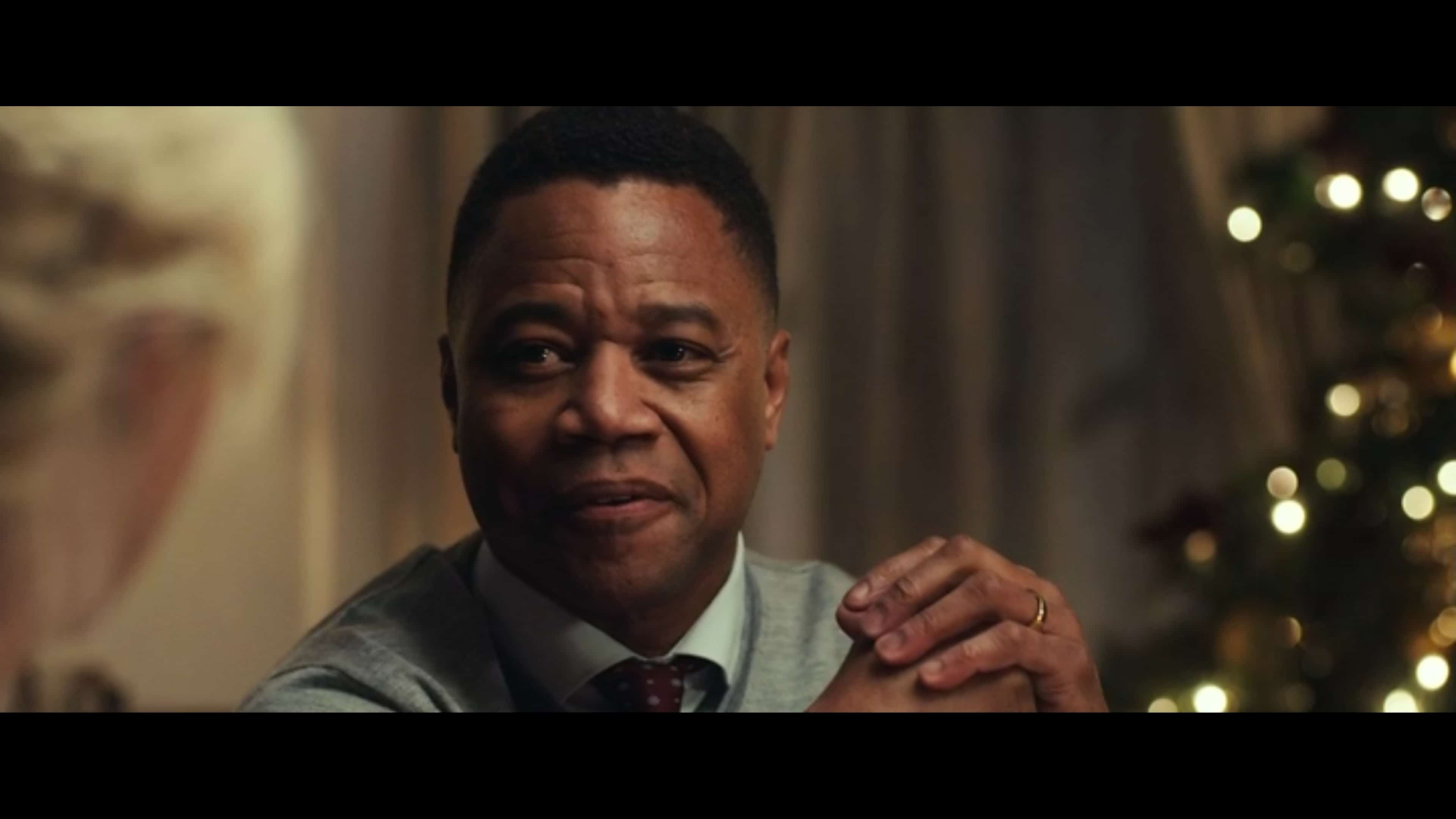 Xavier (Cuba Gooding Jr.) talking down to Isabelle