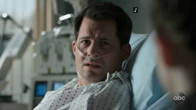 Darya's Dad (Kristoffer Polaha) in a hospital bed
