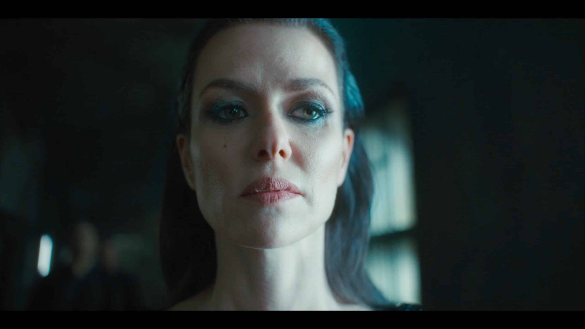 Lord Varvara introducing herself to Kiano