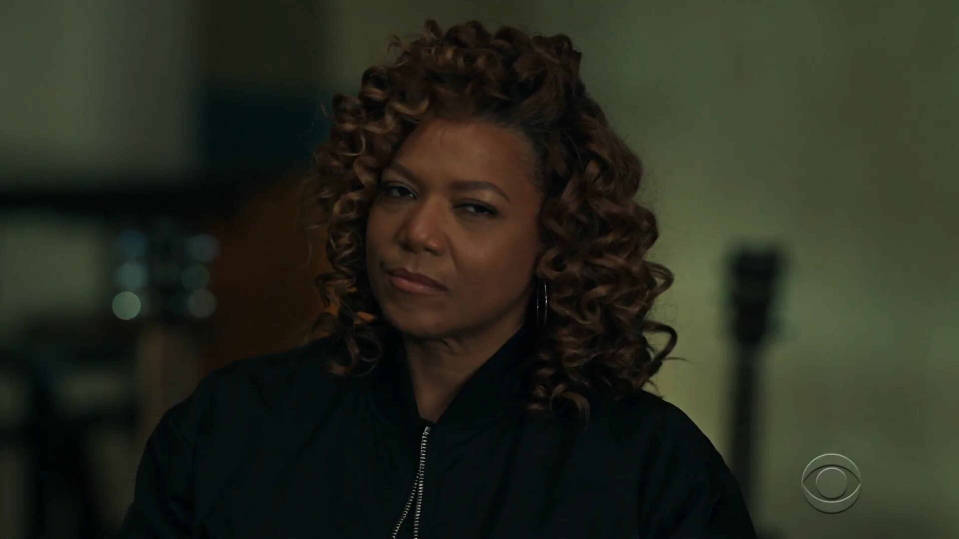 Robyn giving the side eye