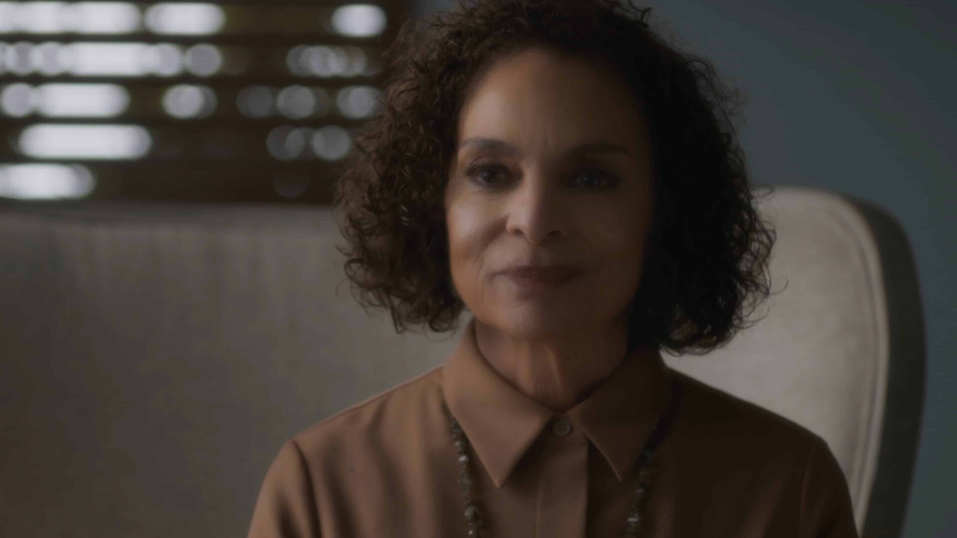Dr. Jordan Farris (Jasmine Guy) having a therapy session with Layne