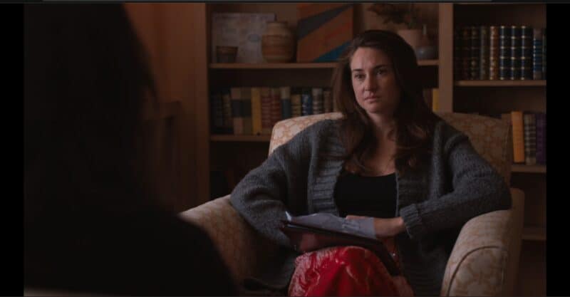 Anna (Shailene Woodley) as Vada's therapist