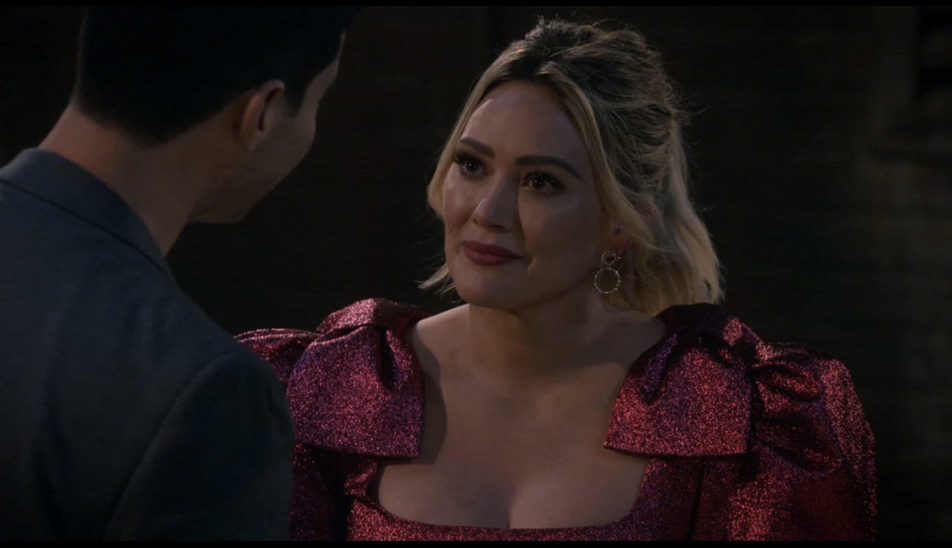 Sophie (Hillary Duff) talking to Drew (Josh Peck)