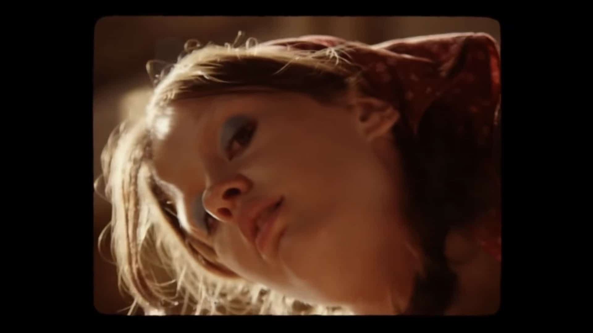 Maxine (Mia Goth) in a scene from "The Farmer's Daughters"