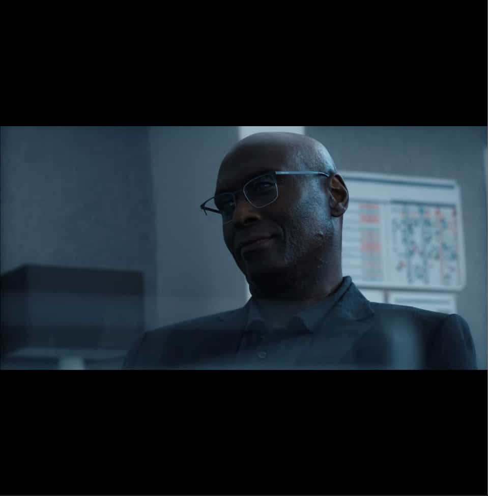 Albert (Lance Reddick) getting ready to end a man's career for his daughter