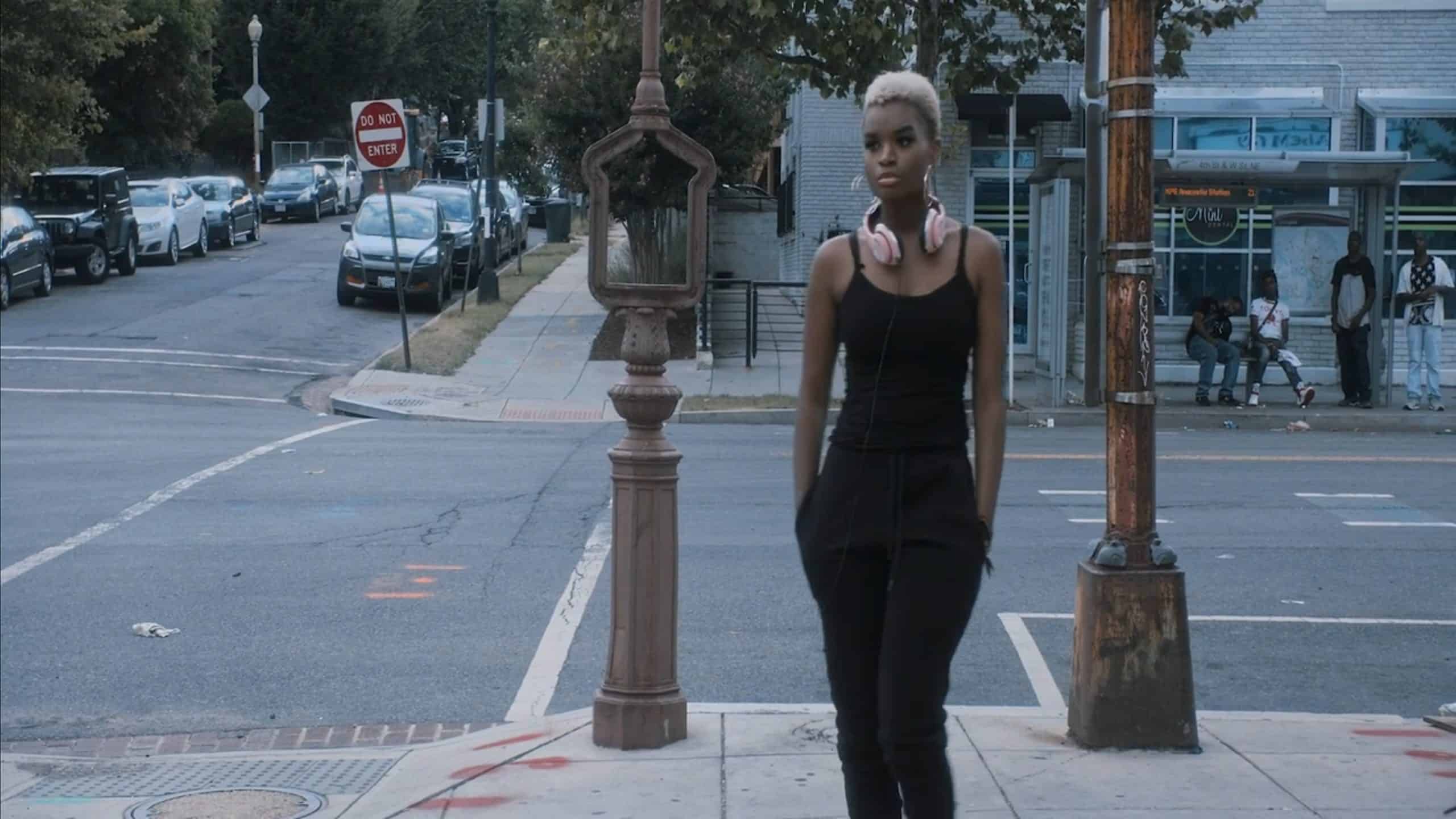 Victoria (Naysa Young) walking the streets of DC