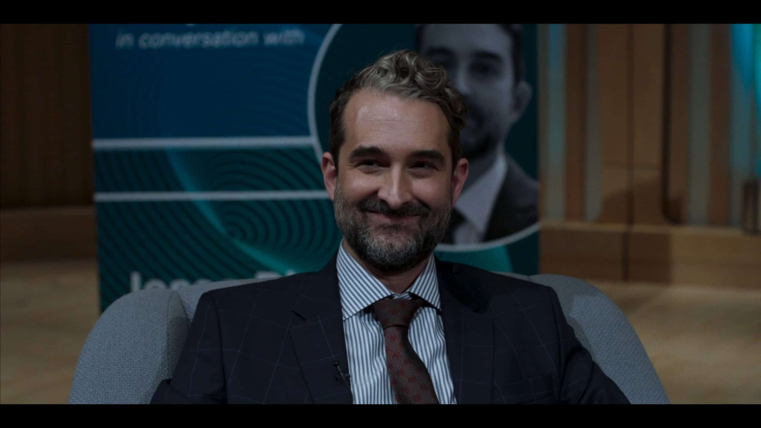 Jesse (Jay Duplass) smiling before being interviewed