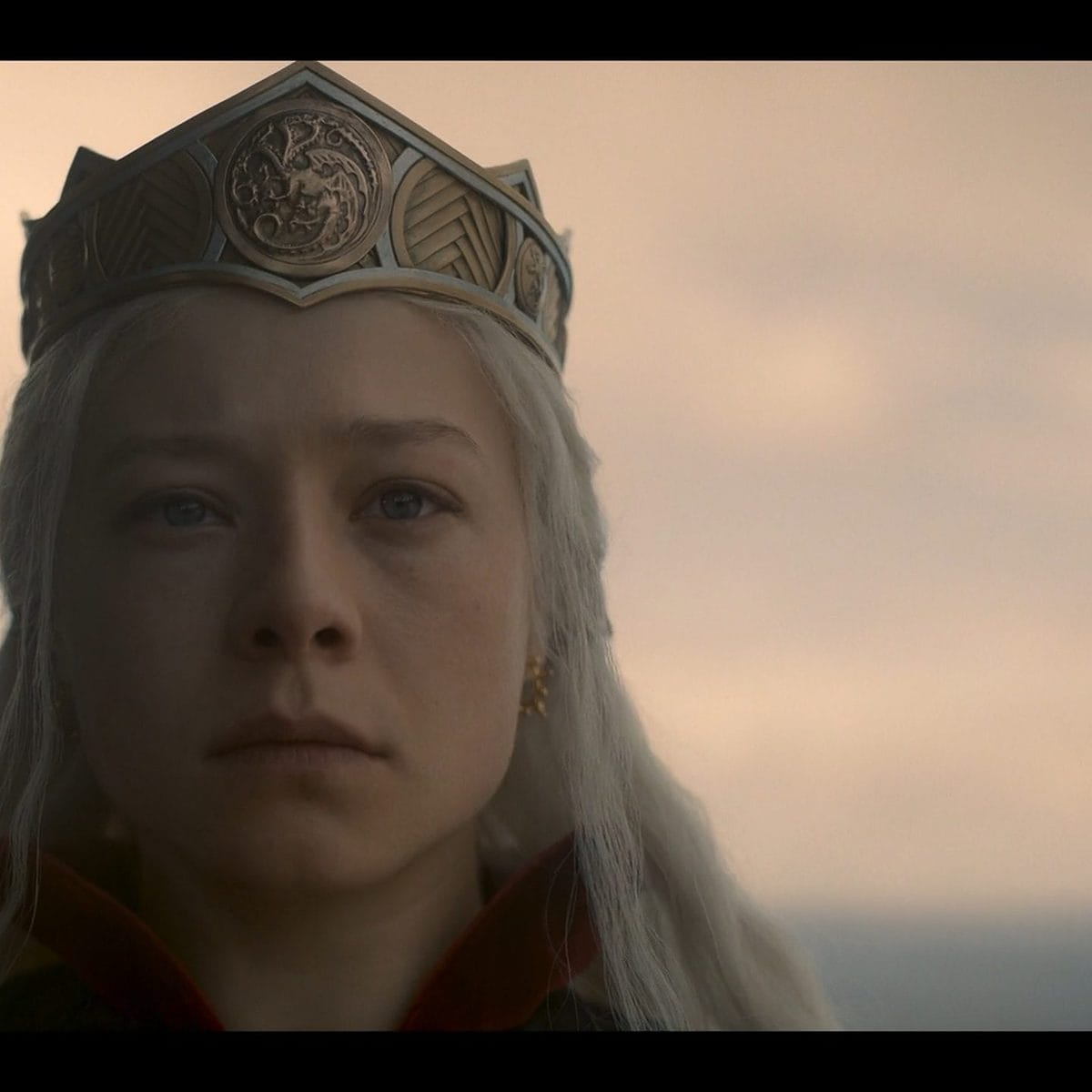 Rhaenyra wearing her father's crown