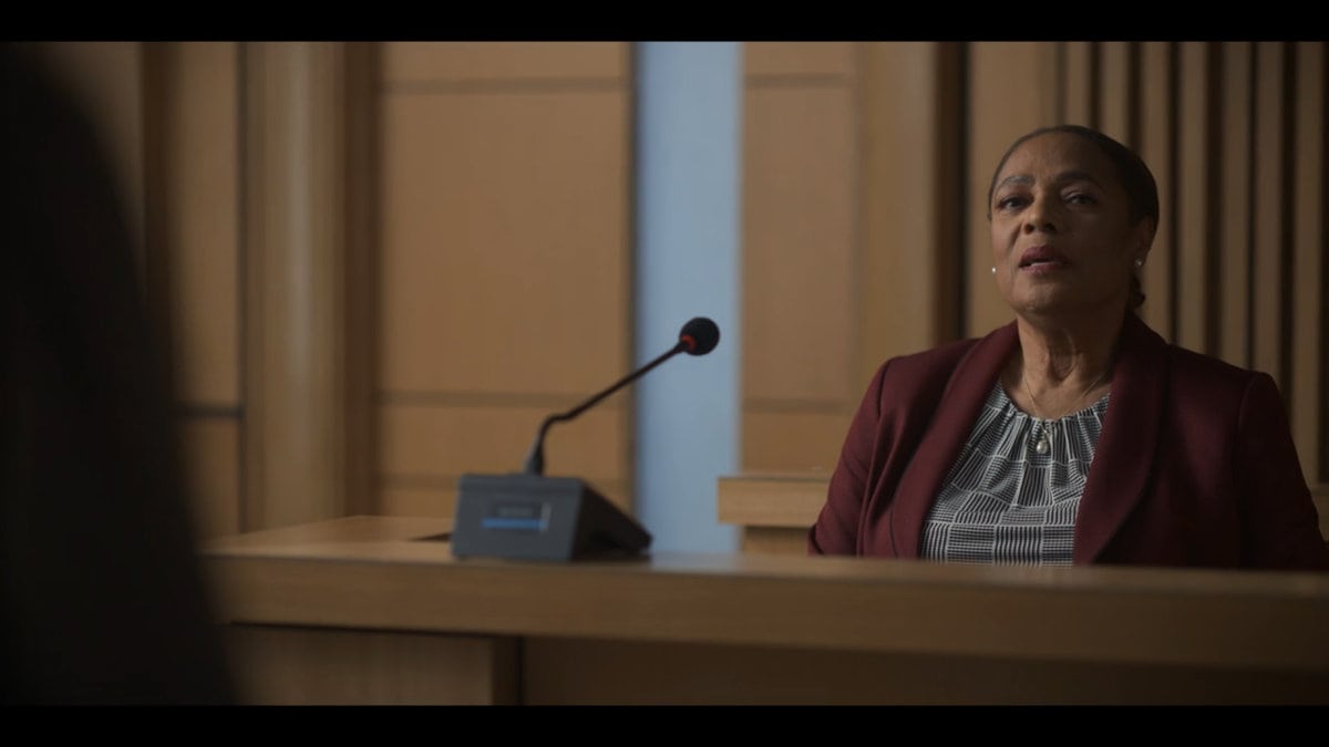 Dorothy (Rosalyn Sidewater) on the witness stand