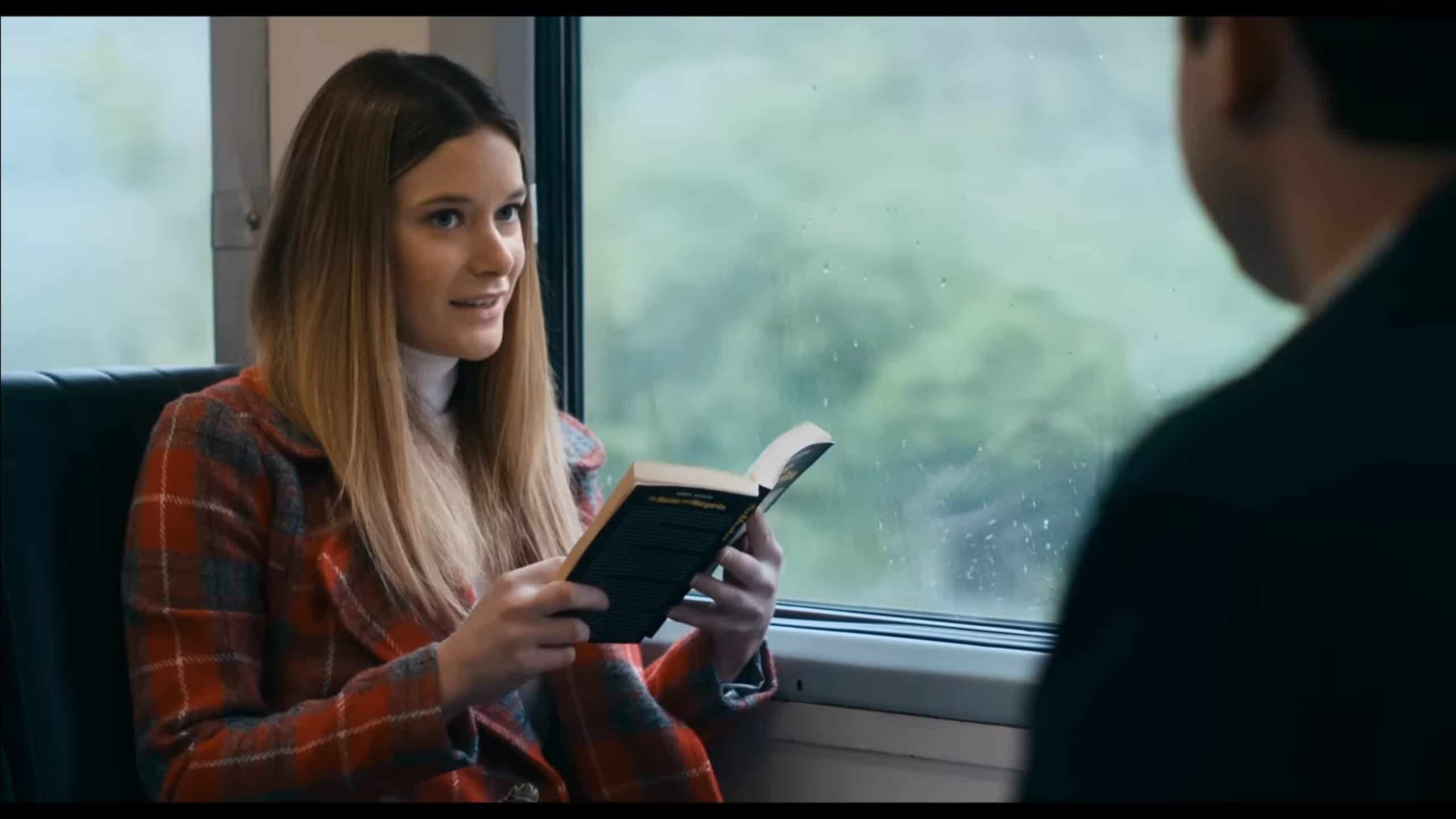 Sonya (Rachel Keller) on a train with a younger Otto