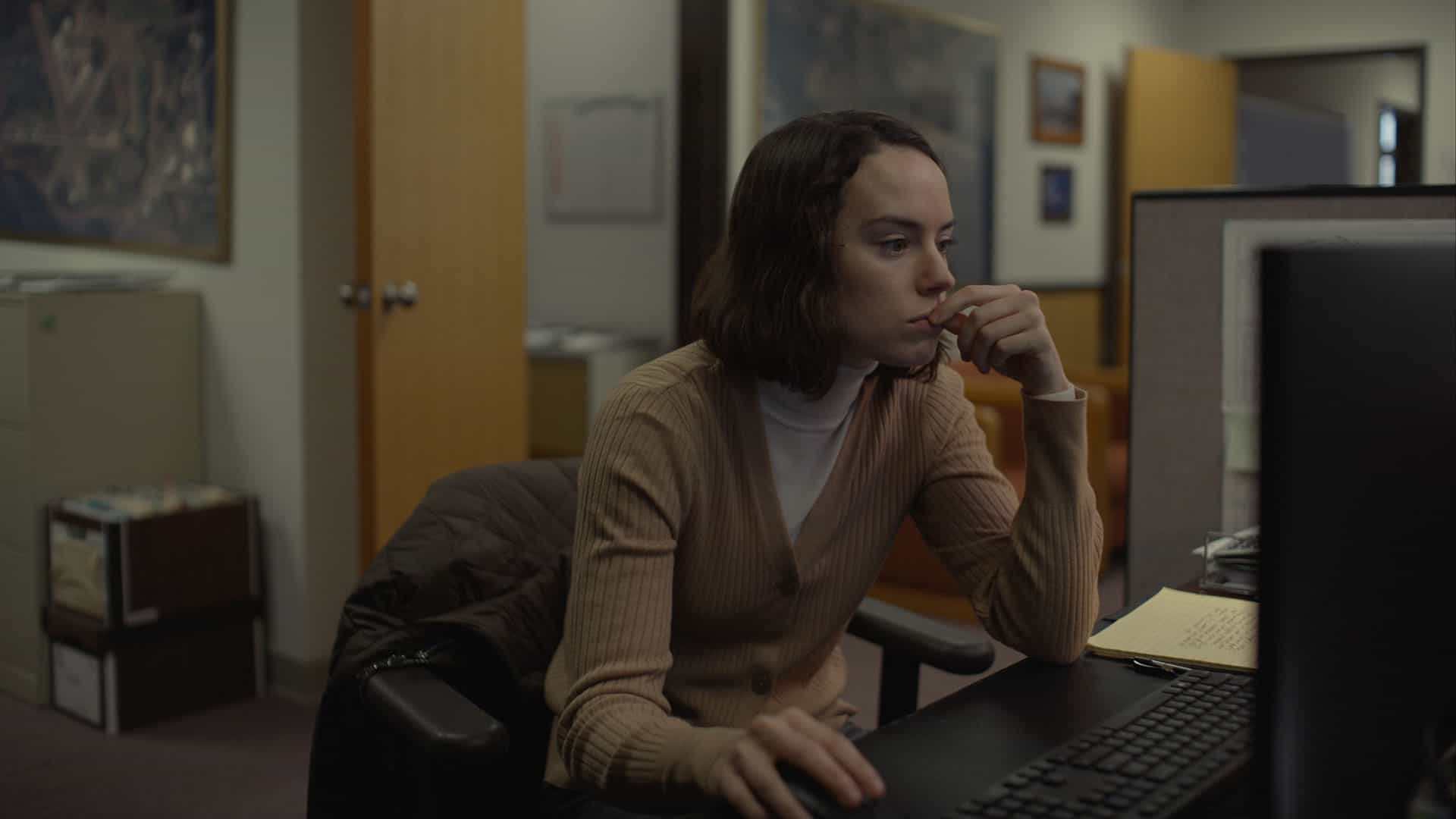 Fran (Daisy Ridley) at her computer