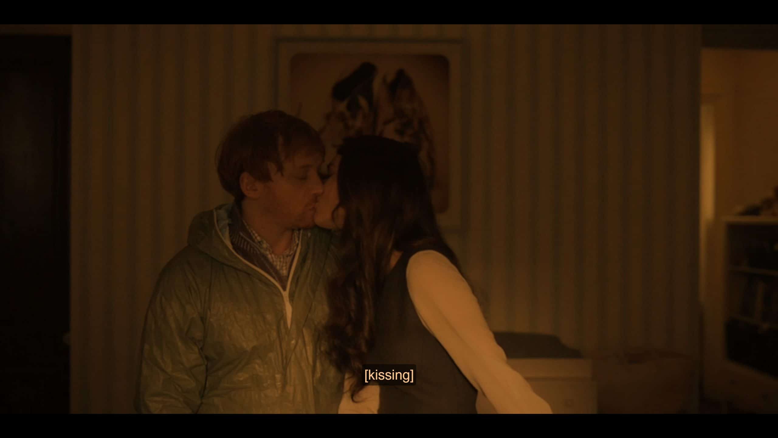 Julian and Leanne kissing