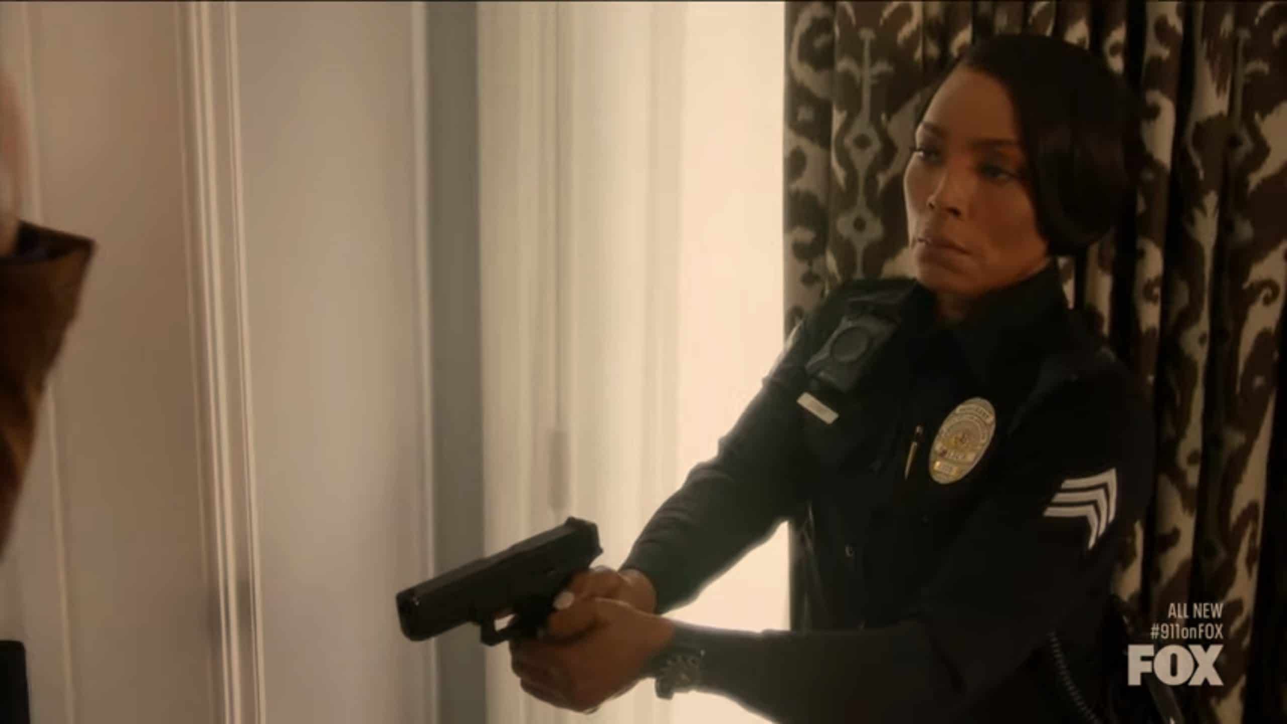 Athena (Angela Bassett)