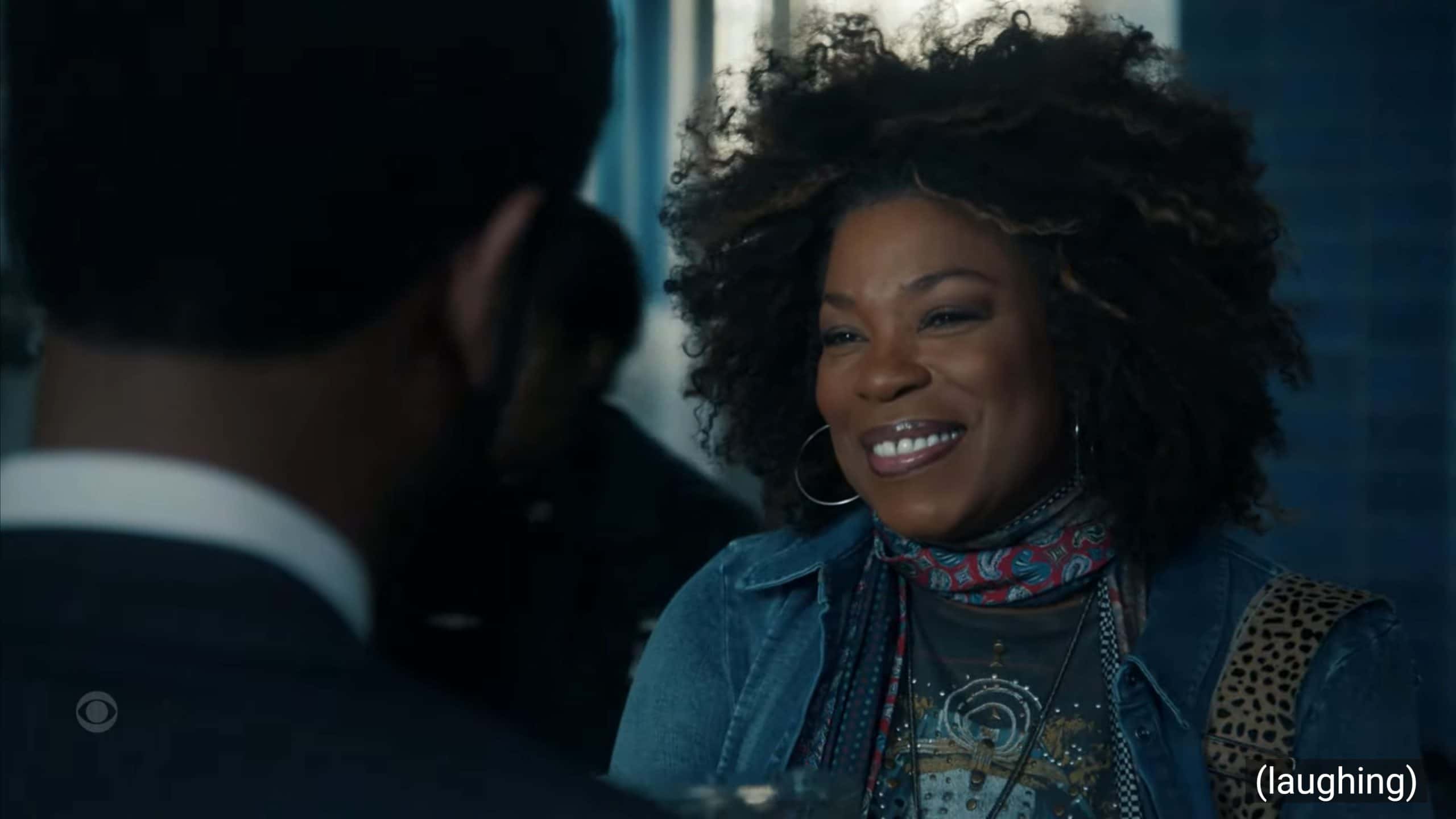 Aunt Vi (Lorraine Toussaint)