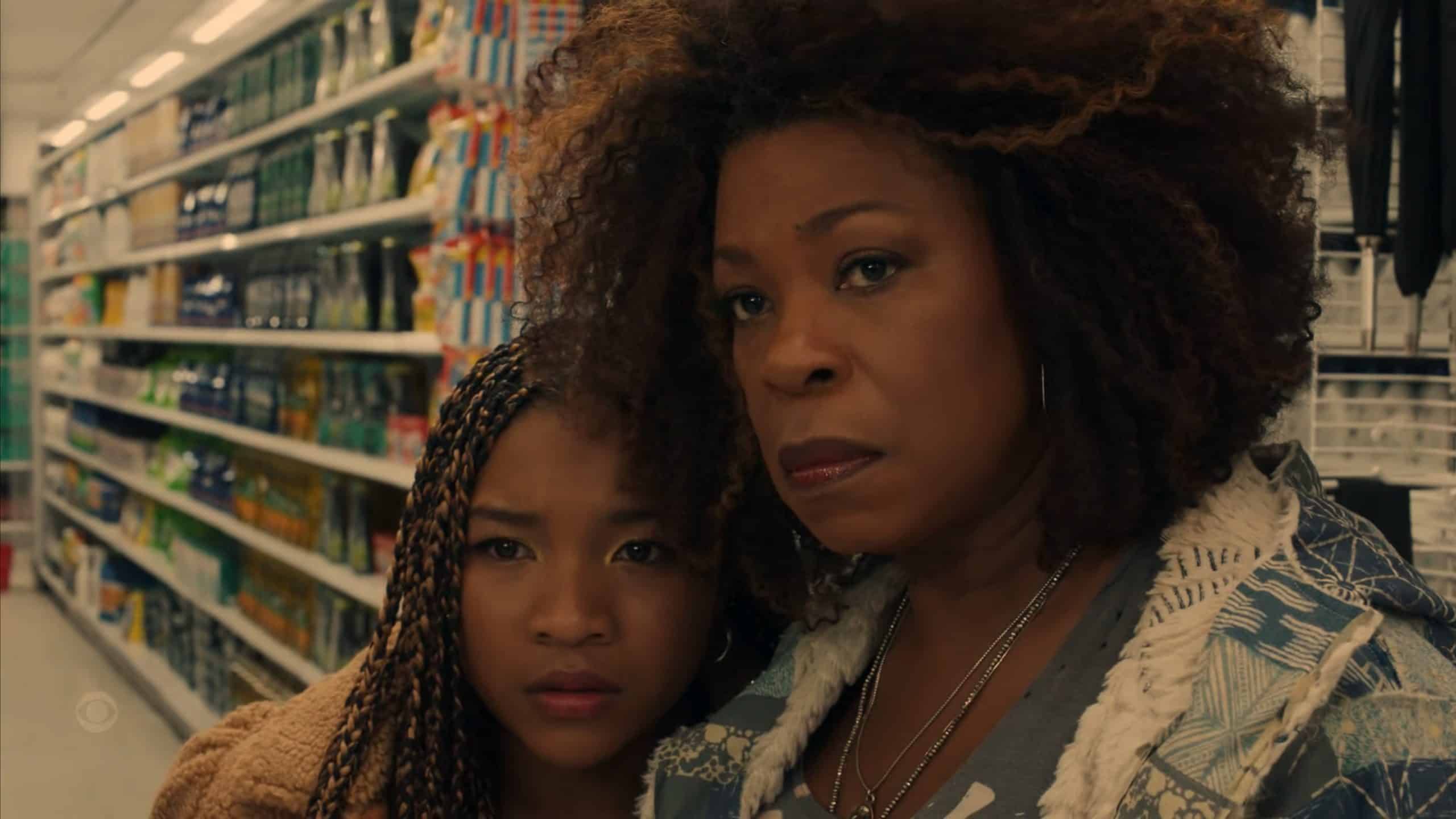 Delilah (Laya DeLeon Hayes) and Aunt Vi (Lorraine Toussaint)