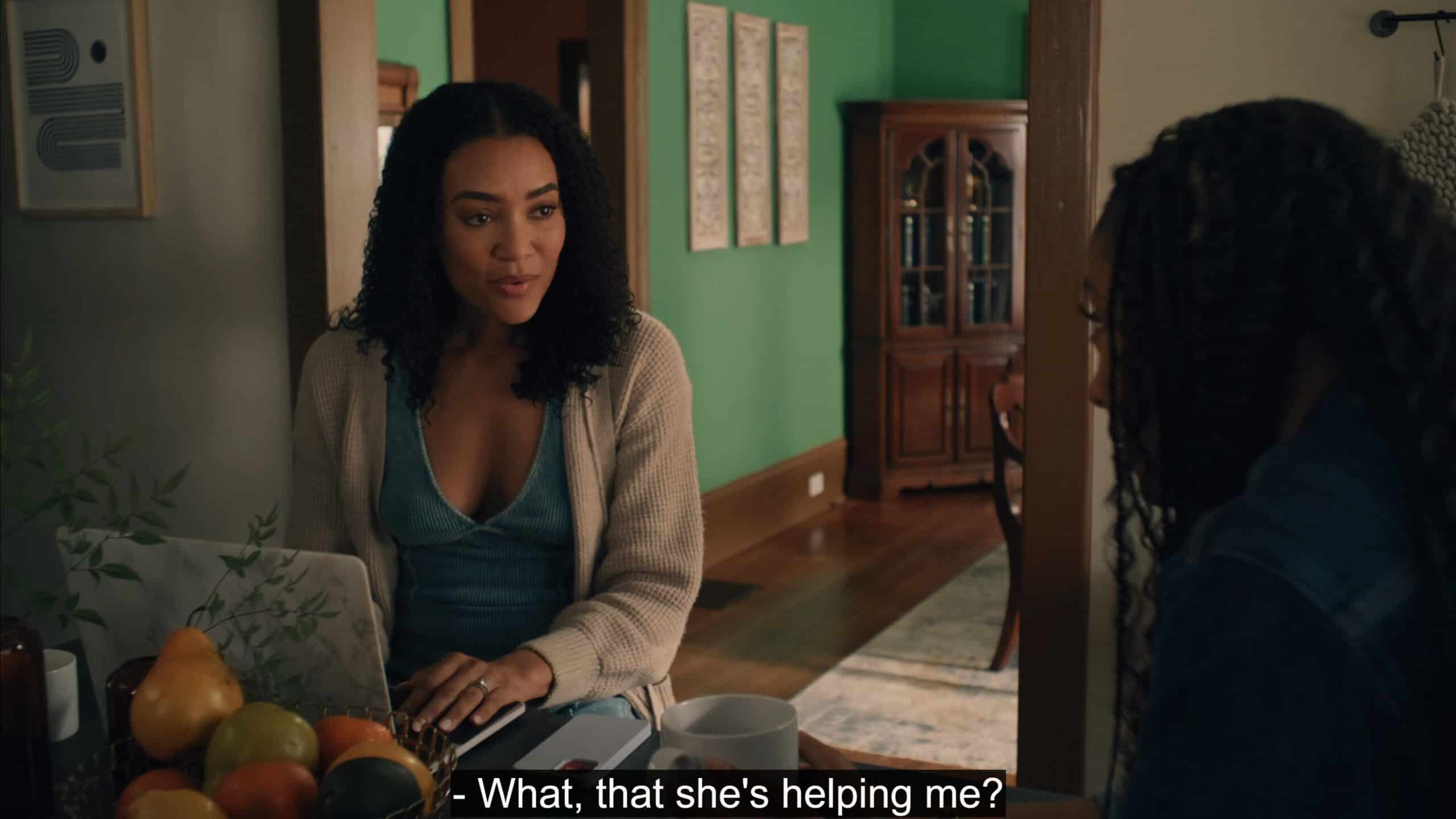Liv (Annie Ilonzeh) beign questioned about Alexis helping her