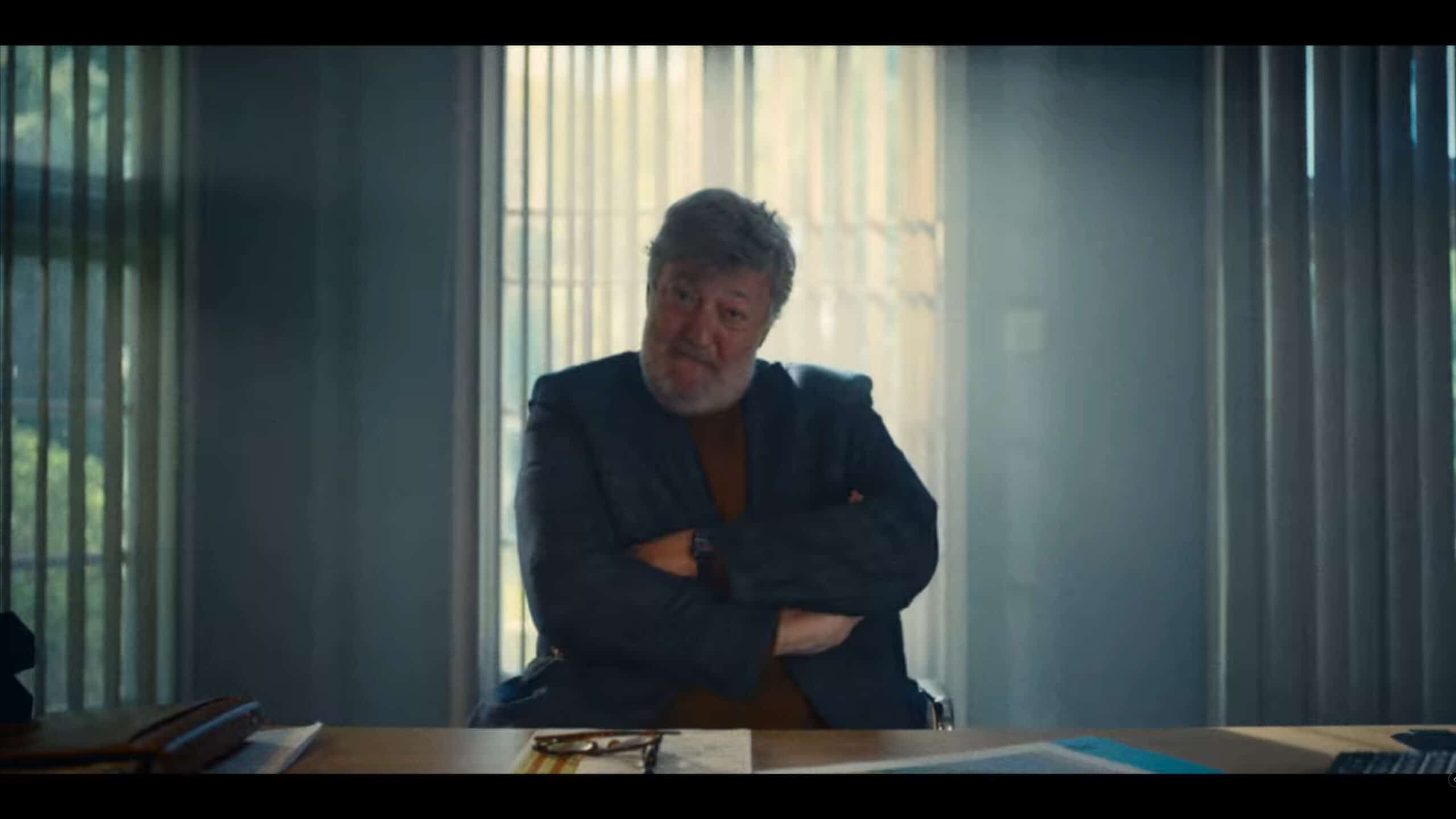 Dr. Nell (Stephen Fry)