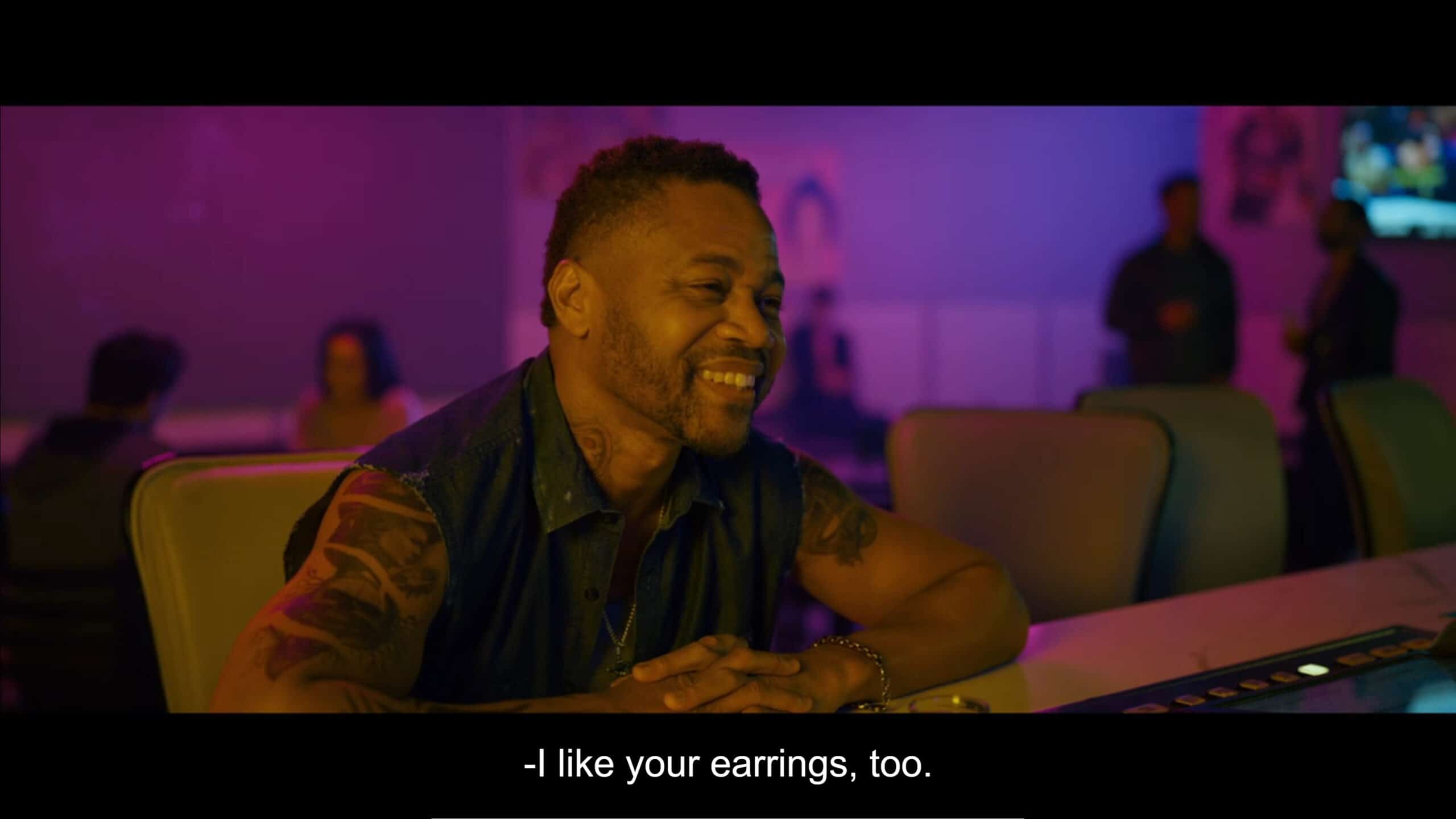 Andres (Cuba Gooding Jr.) flirting with the bartender