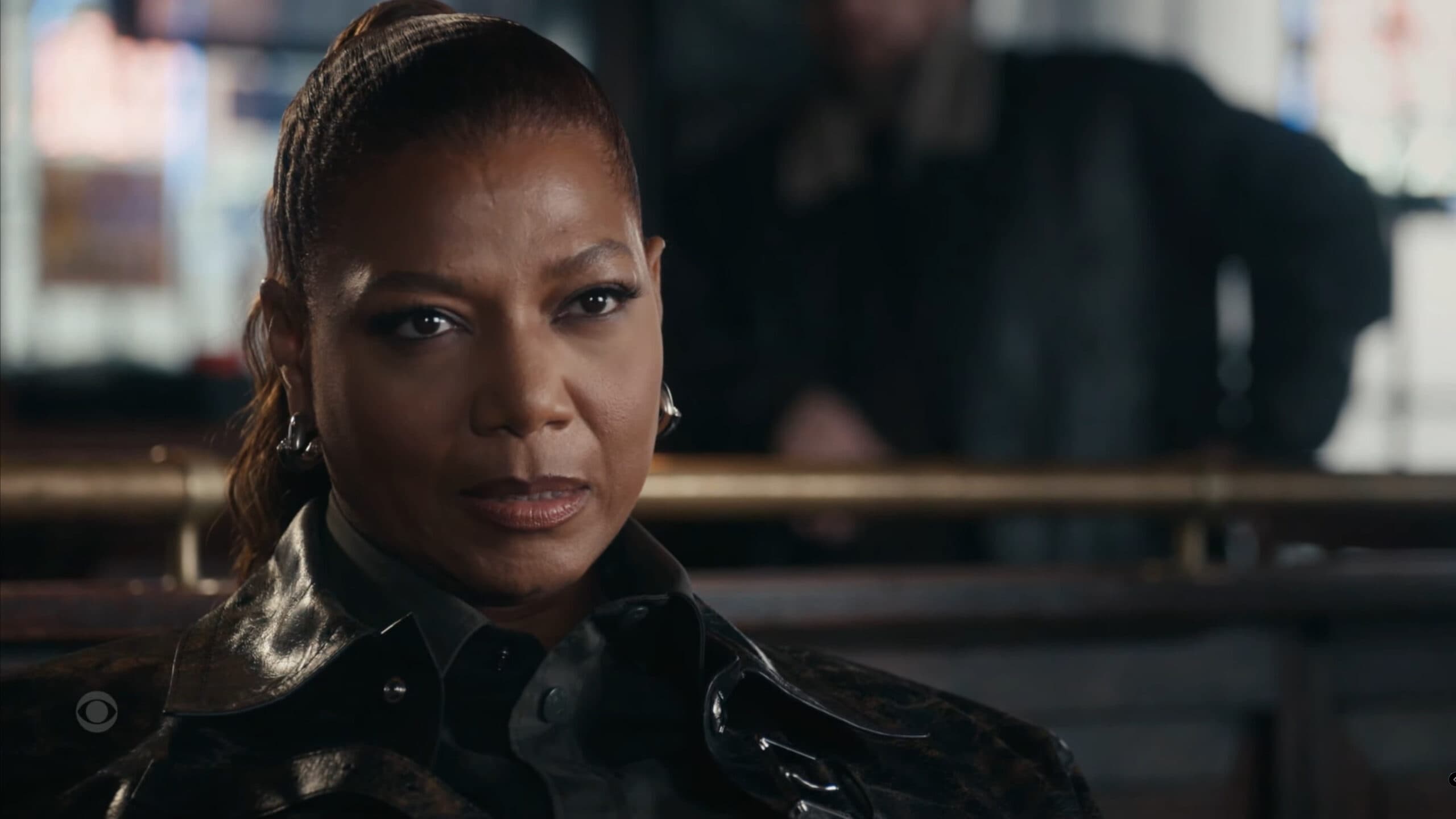 Robyn (Queen Latifah) confronting Mo