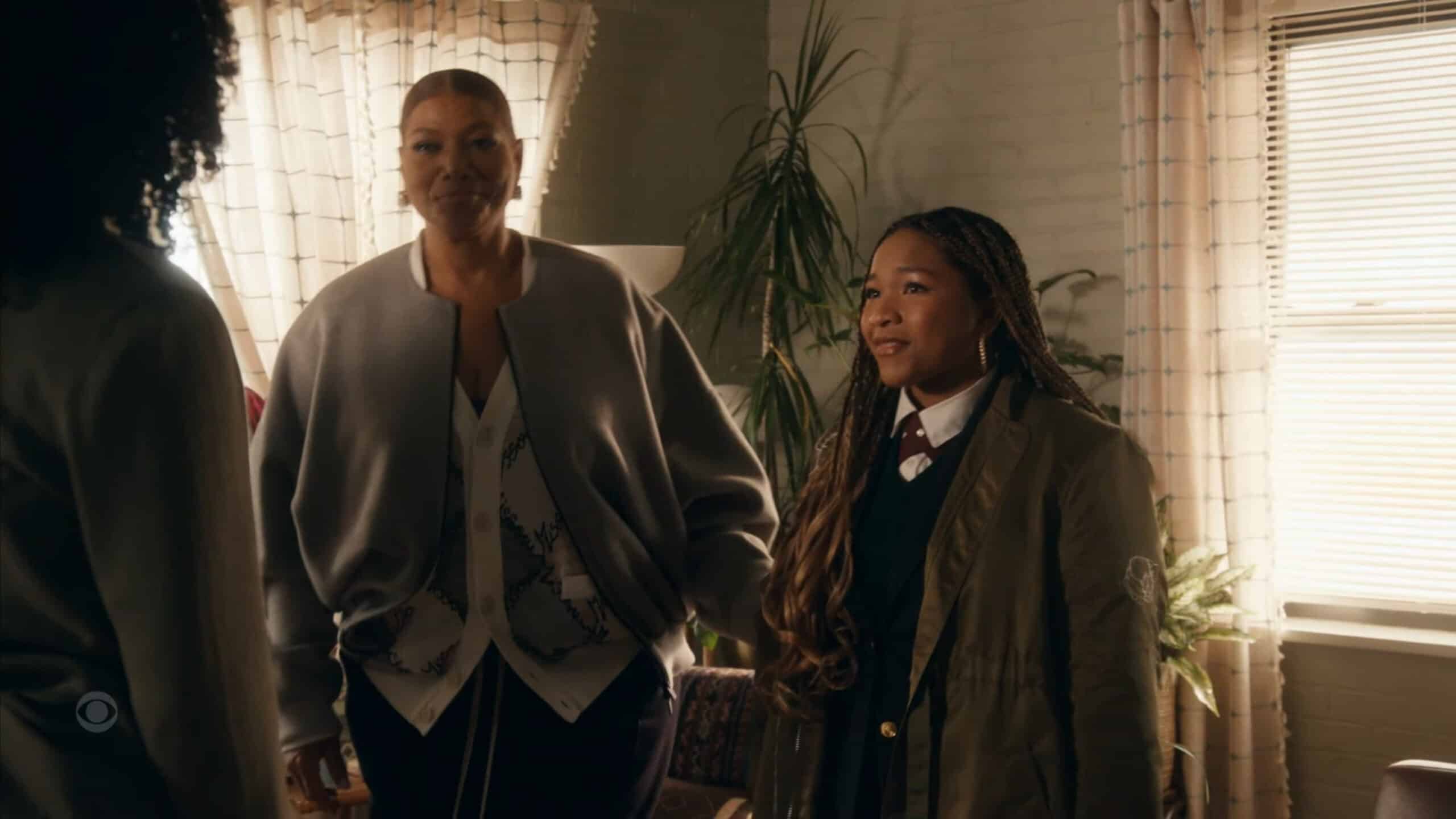 Queen Latifah as Robyn and Laya DeLeon Hayes as Delilah