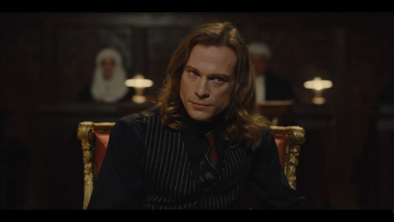 Lestat playing the witness at trial, Interview With The Vampire Season 2 Episode 7, directed by Emma Freeman, 2024, (AMC+)