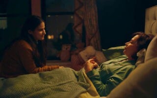 Max (Annie Fox) and Daria (Dagmara Dominczyk) in Goodnight