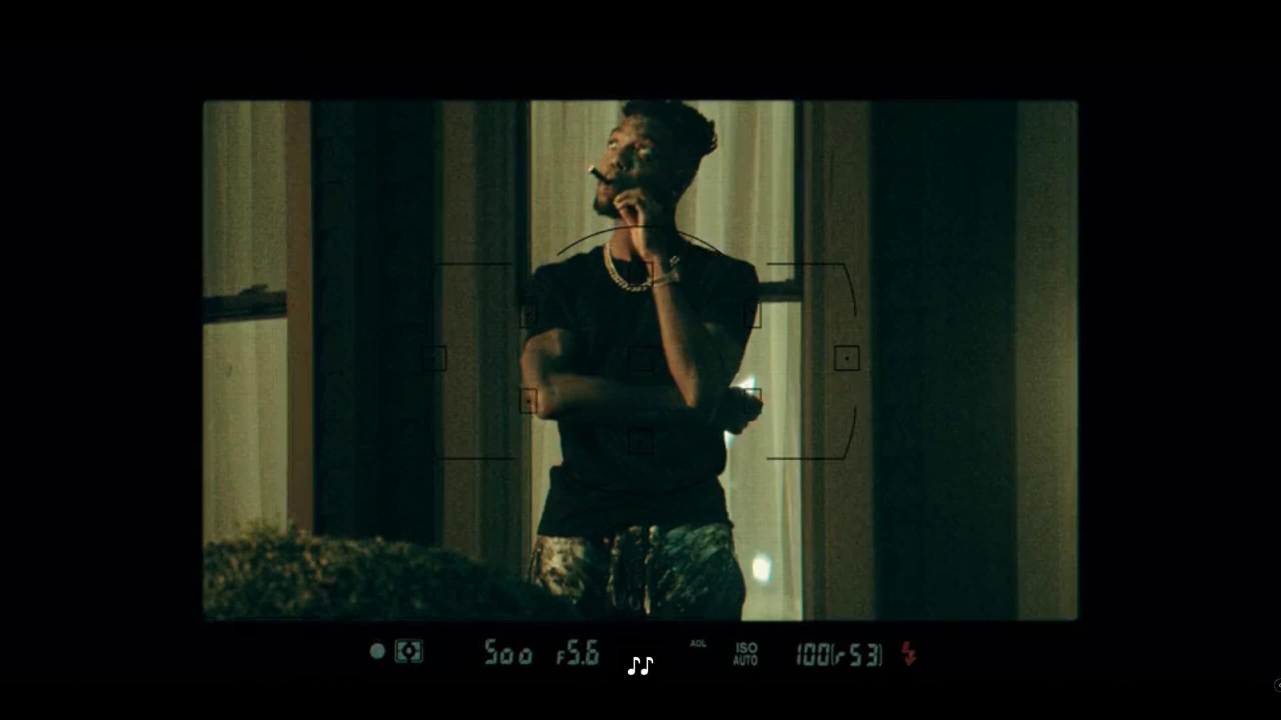 Reg having his picture taken by Toussaint - The Chi Season 7 Episode 9