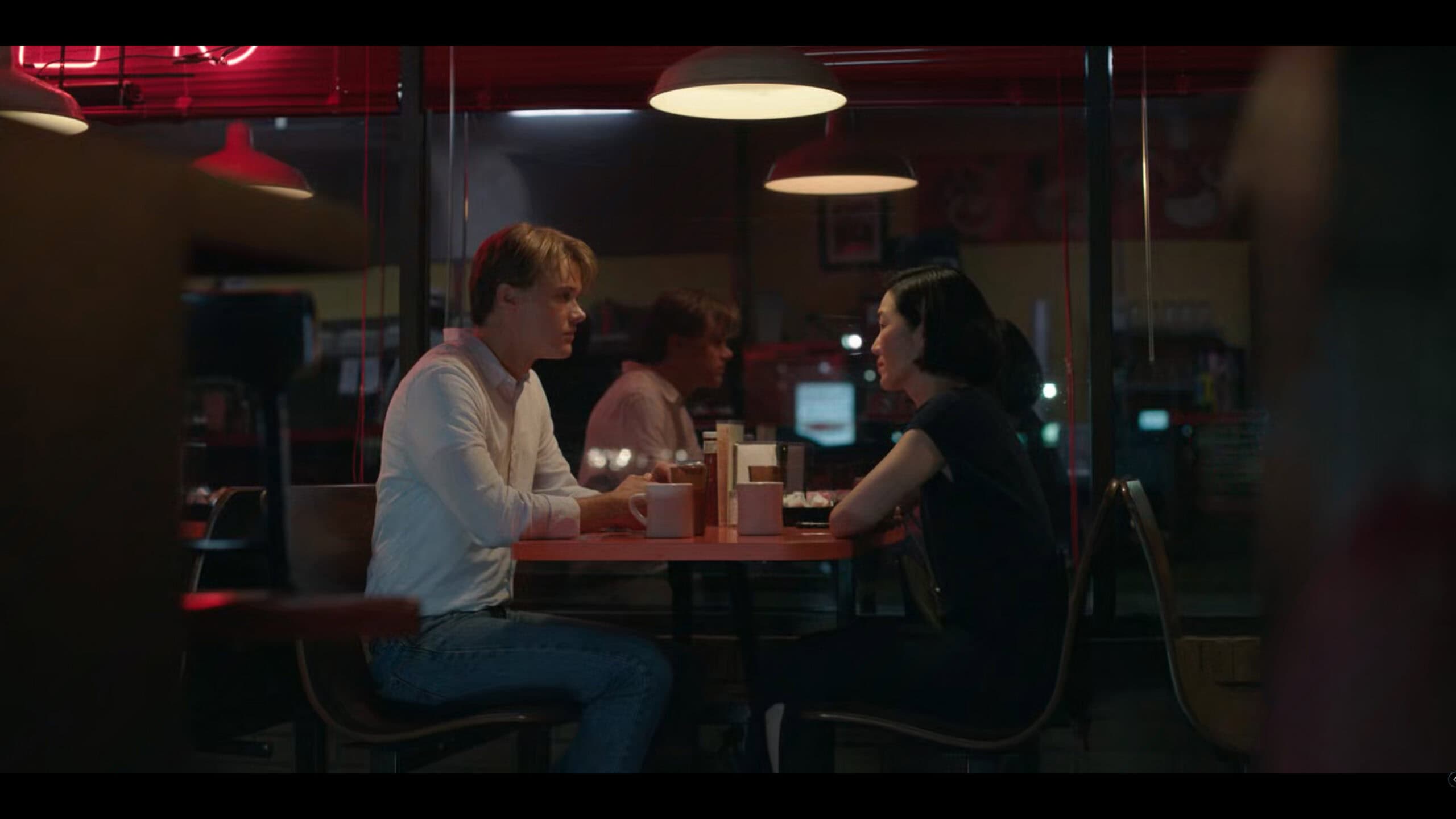 Conrad trying to convince Laurel to support Belly - The Summer I Turned Pretty Season 3 Episode 6