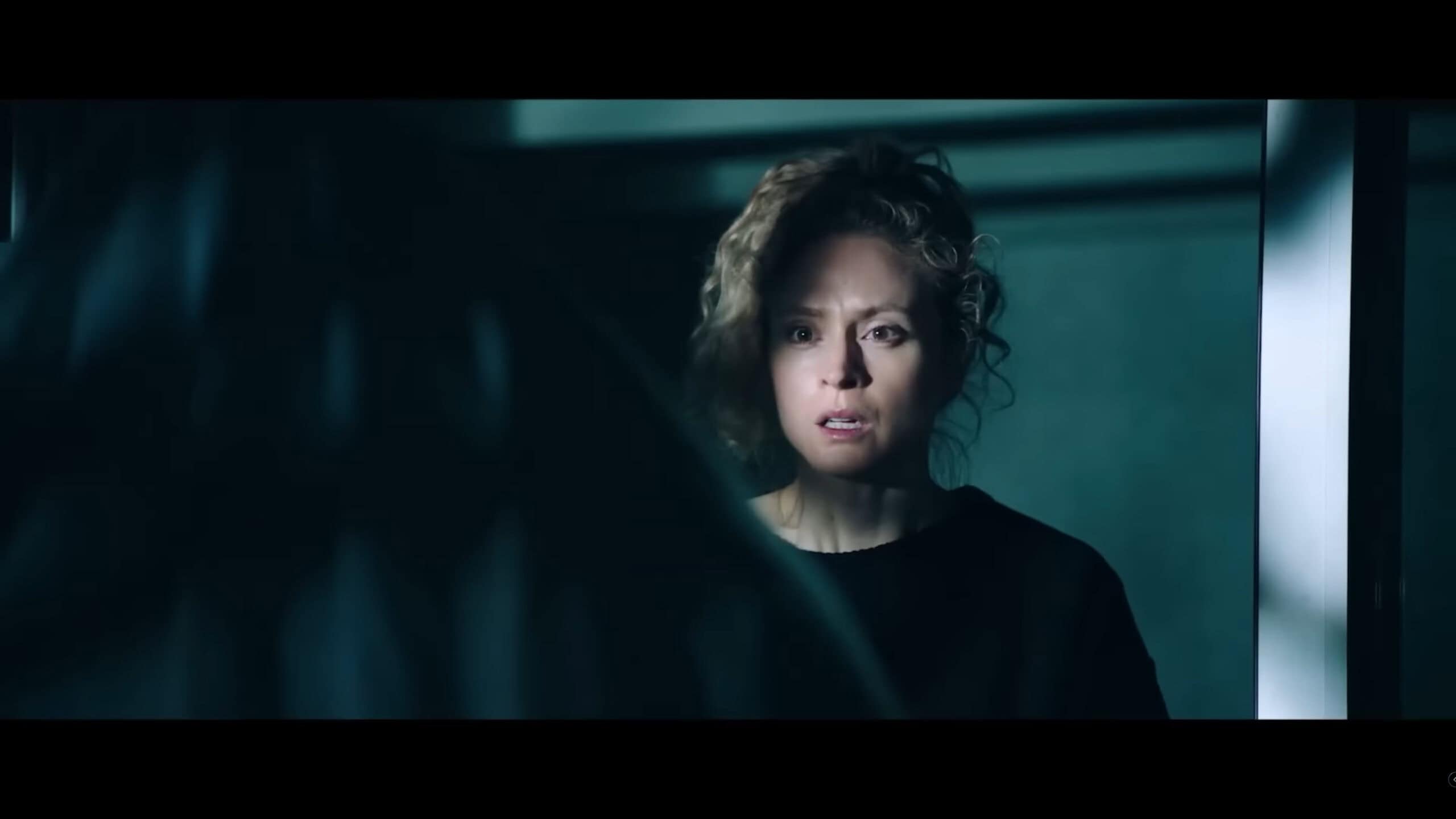 Alice (Emily Goss) looking scared – Traumatika