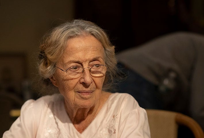 Bessie (Rita Zohar) talking to Eleanor in the middle of the night – Eleanor The Great
