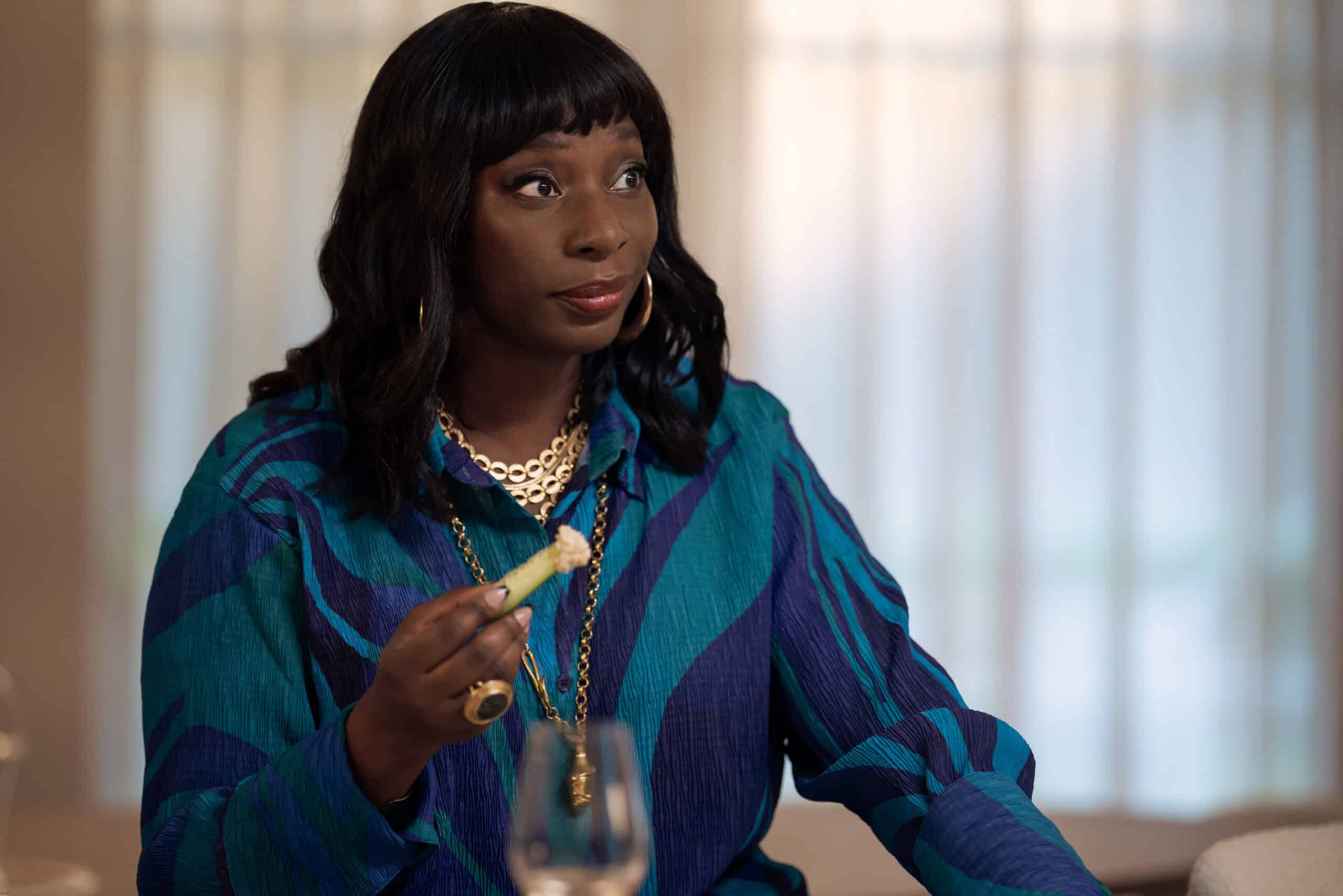 Isabella (Tanya Moodie) talking to Laura about Cherry in THE GIRLFRIEND