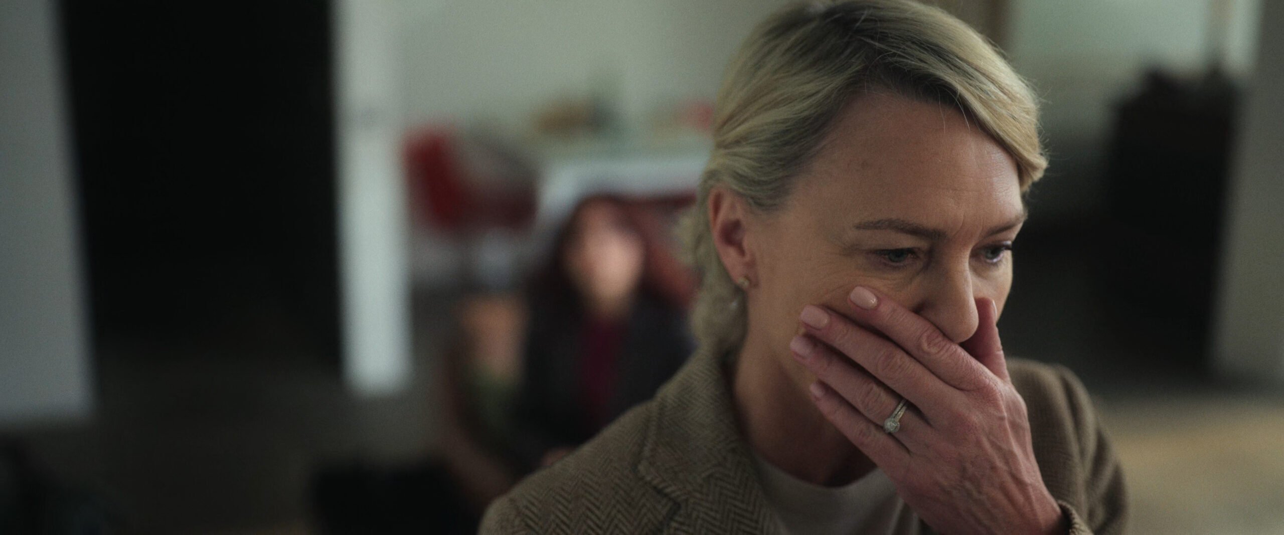 Laura - The Girlfriend Season 1 Episode 4
