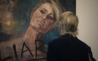 Laura seeing the damage Cherry did - The Girlfriend Season 1 Episode 6