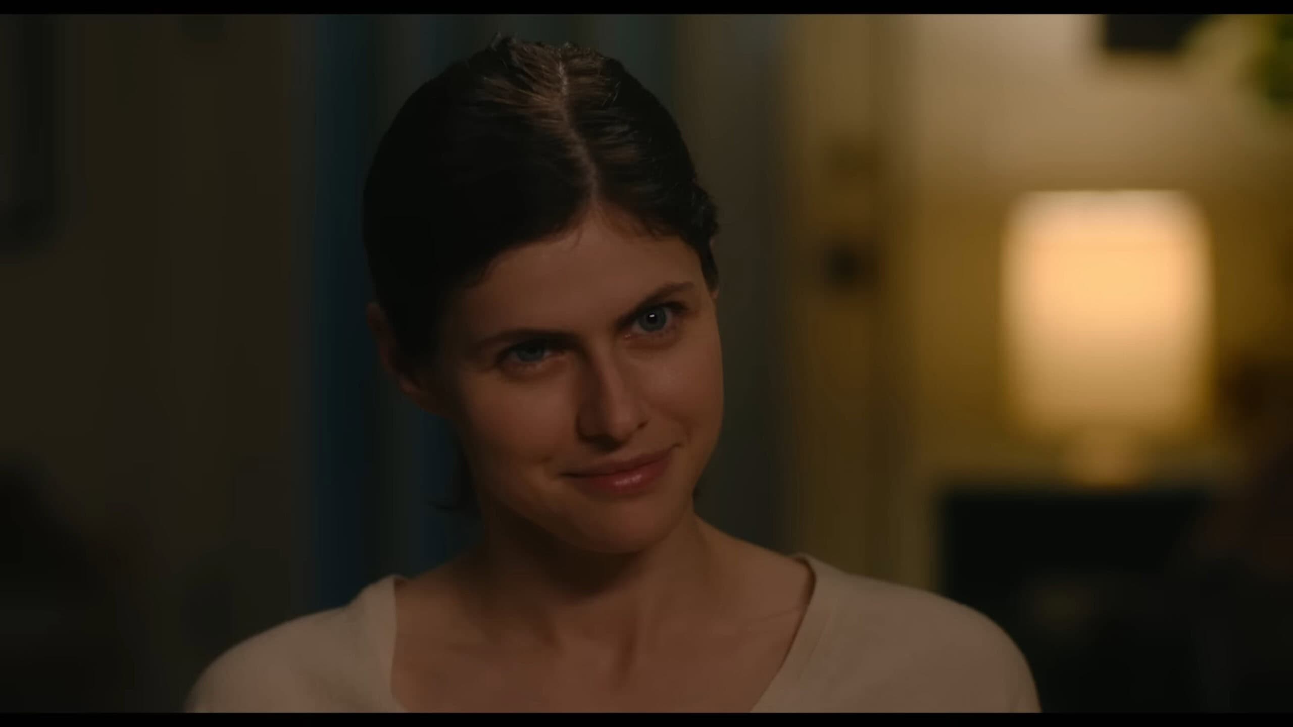 Hannah (Alexandra Daddario) talking to their younger sibling – I Wish You All The Best