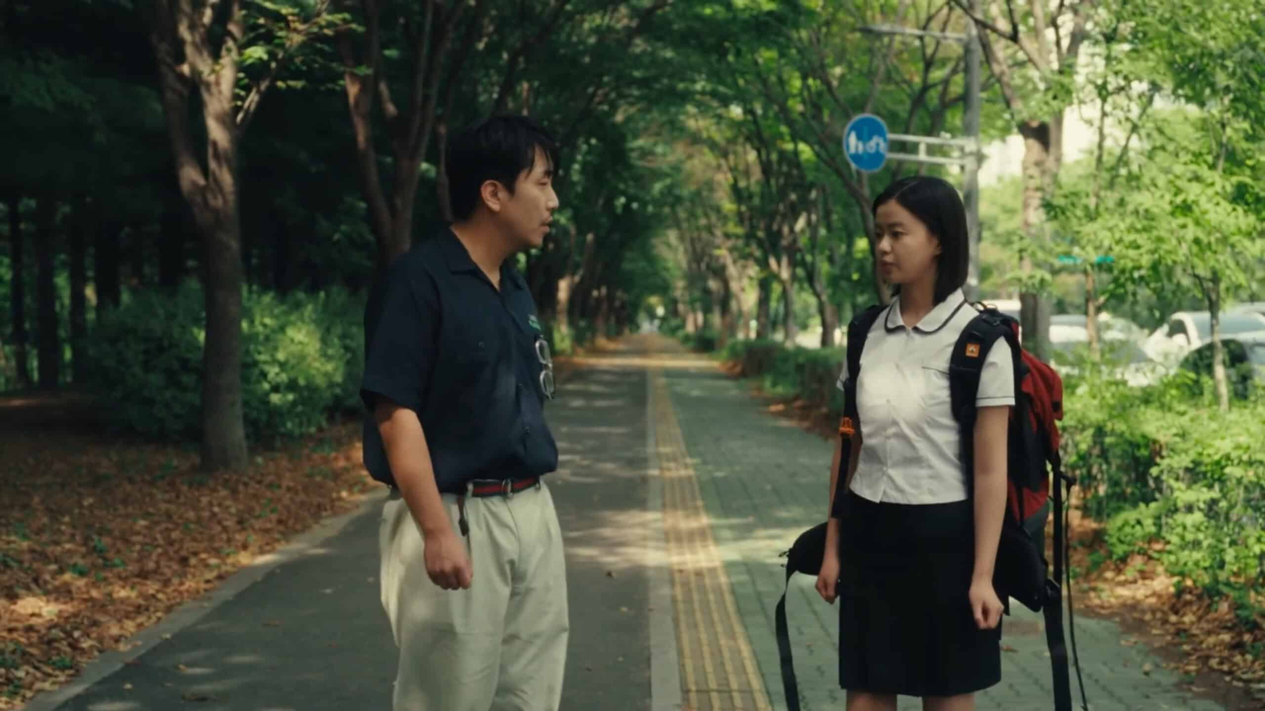 Maru (Kwak Mingkyu) and Summer (Kim Sia) talking – Summer’s Camera