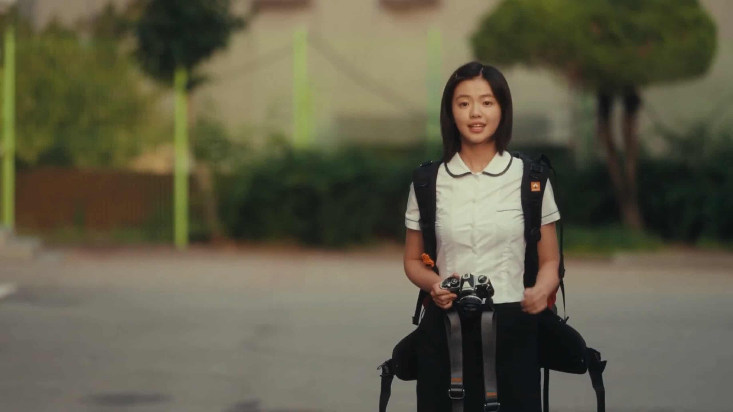 Summer (Kim Sia) talking to Yeonwoo and properly introducing herself – Summer’s Camera